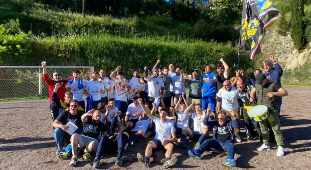 Montopoli batte Velinia 2-0 e festeggia la promozione in Prima. Foto. «Grandissima gioia»