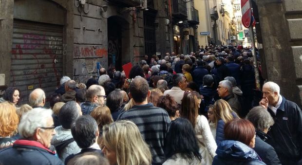 Napoli, folla a Cappella Sansevero tutti in fila per il Cristo velato