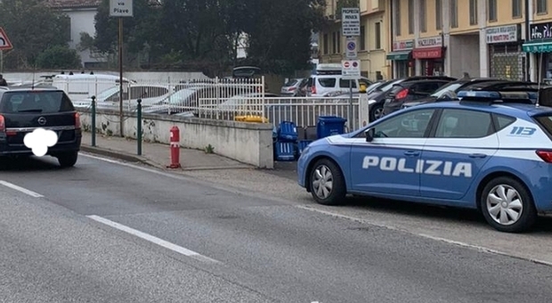 Alfa Romeo Mito sospetta: giovane albanese nei guai per droga e "pastiglie"