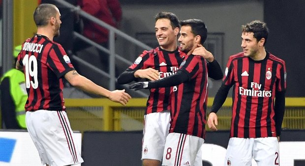 Il Milan ai quarti. Verona ko 3-0 Striscioni contro Donnarumma