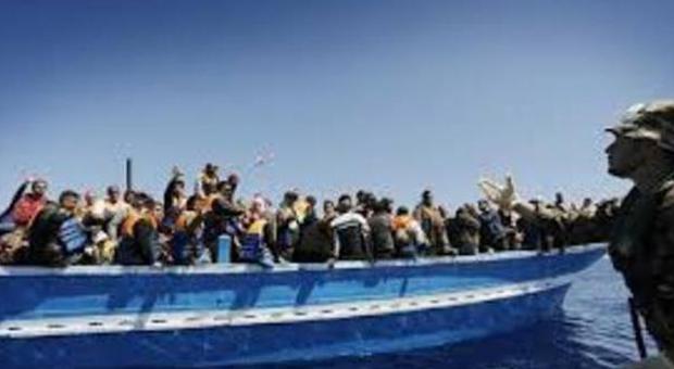 Immigrazione, arrestati nove scafisti: avrebbero fatto sbarcare 500 persone