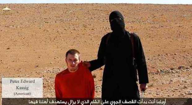 Isis, lettera di Kassig alla famiglia: ho paura di morire