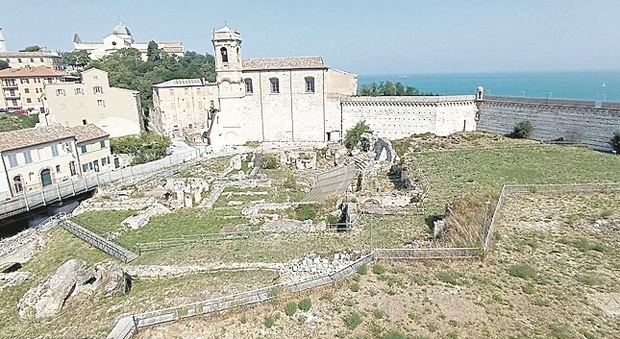 Ancona, prima dei fuochi, il tour (gratuito) nella storia: tutti alla riscoperta dell'anfiteatro