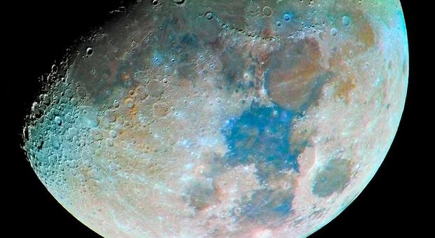 La Luna batte L'Isola dei famosi, una prima serata speciale: ecco le più belle foto dell'eclissi