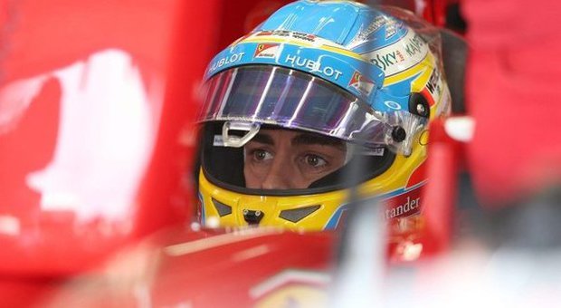 Alonso scende dalla Ferrari: «Orgoglioso di ciò che abbiamo fatto insieme»