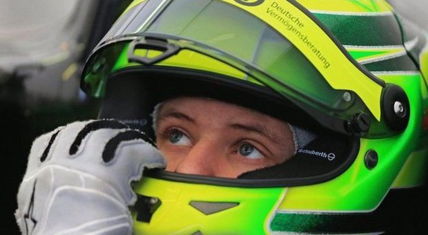 Mick Schumacher al debutto in Formula 4: il figlio 16enne di Michael scatena gli entusiasmi