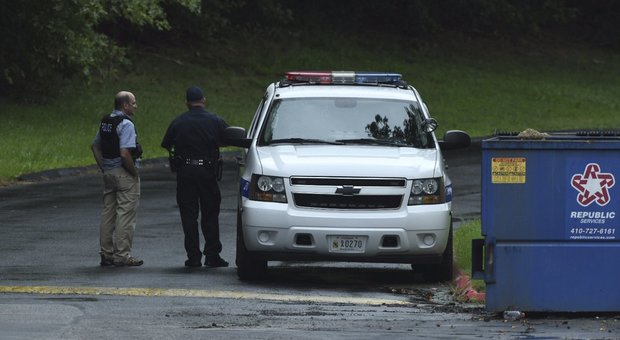 Sparatoria in Maryland, almeno tre morti. «L'attentatore potrebbe essere donna»