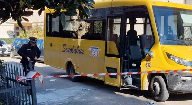 Bimbo schiacciato dallo scuolabus, domani l'addio. Il sindaco di Sant'Elpidio a Mare proclama il lutto cittadino