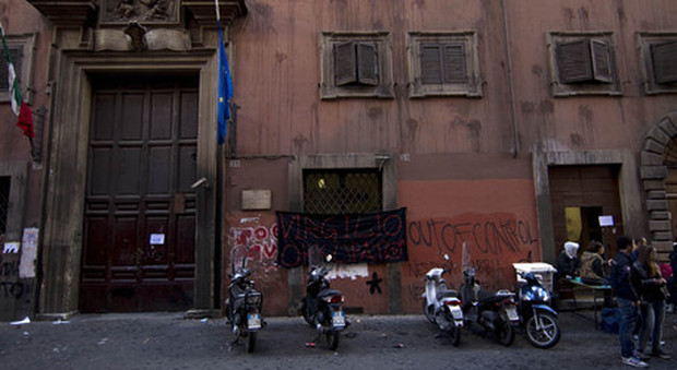 Roma, controlli anti-droga al liceo Virgilio: alcuni studenti fermati per spaccio