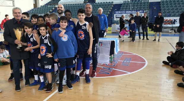 Viterbo, Cisterna di Latina vince il Trofeo Mecarini di basket