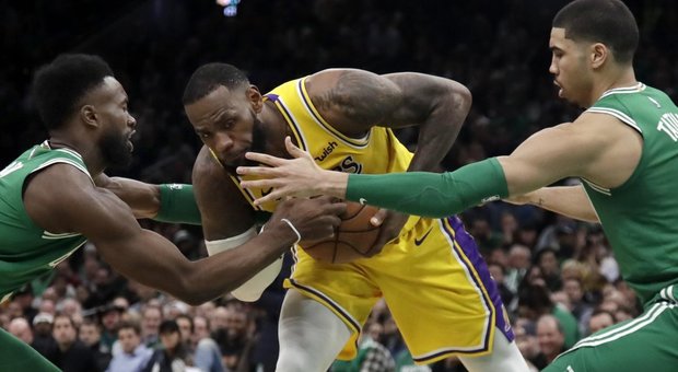 Nba, i Lakers beffano Boston: sconfitte per Gallinari e Belinelli