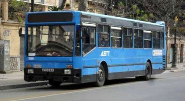Sicilia, soldi dei biglietti del bus intascati dagli autisti: inchiesta scandalo