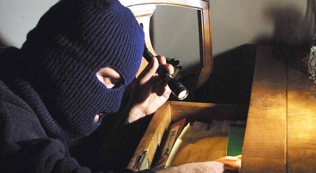 Smascherata la banda di albanesi "topi d’appartamento": 3 arresti