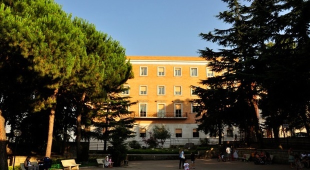 Coronavirus a Napoli, un'altra casa di cura aggredita dal contagio: 7 positivi nella «Padre Annibale di Francia»