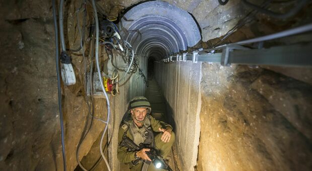 I tunnel di Gaza, cosa sono i corridoi clandestini (oltre mille) usati per gli attacchi a Israele