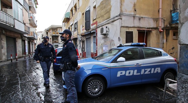 Napoli: alto impatto a Secondigliano, identificate 102 persone e controllati 65 veicoli