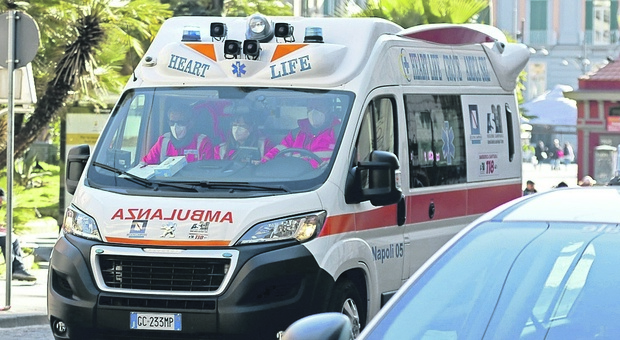Ospedale San Paolo di Napoli, fuga dei medici: emergenza nel caos