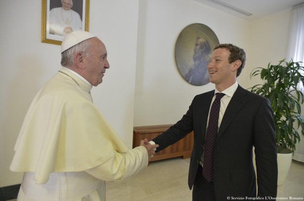 Zuckerberg a Roma, con Papa Francesco l'alleanza social: da Renzi l'amicizia di Cicerone