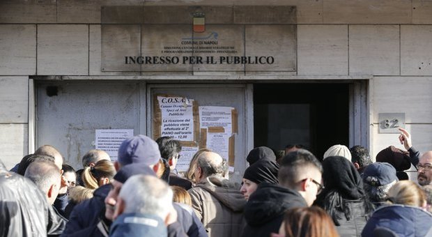 Napoli, un flop il recupero crediti della tassa rifiuti: riscosso solo il 7%
