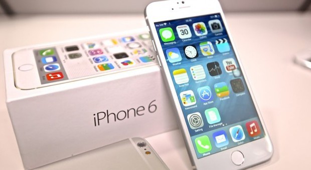 Roma, fa razzia di iPhone 6 all'Apple Store: 14enne arrestato