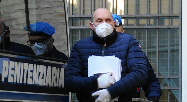 L'infermiere Emanuele Luchetti, accusato di aver inoculato falsi vaccini