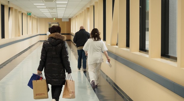 «Arresto cardiaco dopo il pranzo di Natale»: indagati due infermieri