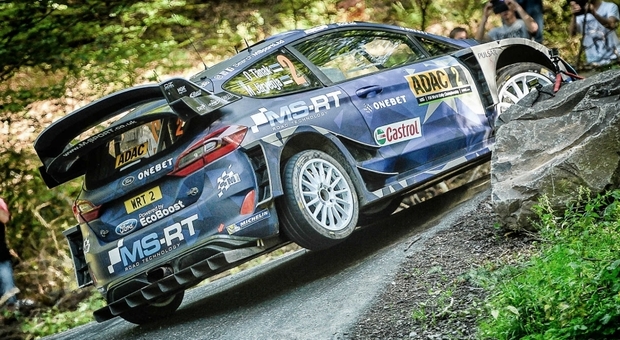 Tutta la grinta di Ott Tanak con la sua Ford Fiesta WRC Plus al Rally di Germania