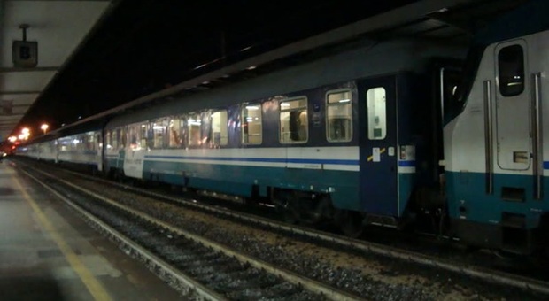 Ancona-Roma, il treno è lo stesso, il nome no: beffa per i passeggeri fatti scendere