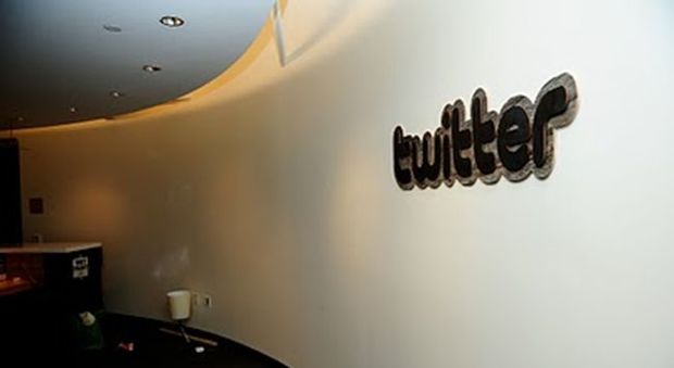 Twitter, la fuga dei dirigenti: in quattro lasciano, il titolo crolla in Borsa