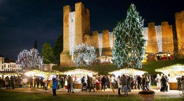 Mercatini di Natale soto le mura di Castelfranco, è polemica sulla martondea, il piatto tipico