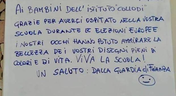 Il messaggio lasciato dalla Guardia di Finanza in una scuola di Cavalleggeri d'Aosta