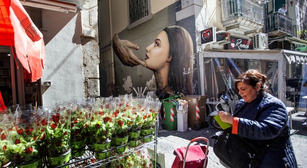 Street art nei vicoli di Napoli, la scommessa sporcata