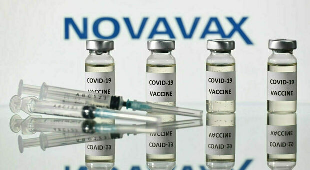 Novavax, arriva il vaccino aggiornato: efficacia, effetti collaterali
