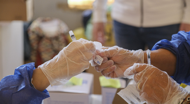 L'Ulss sospende altri 7 operatori sanitari no vax: in totale ora sono 35