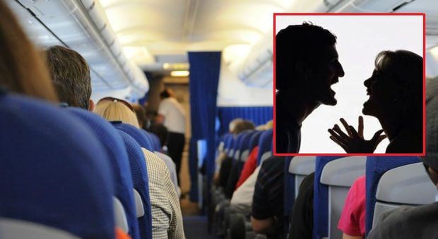 Scopre un messaggio hot sul telefono del marito: lite in aereo, pilota costretto all'atterraggio