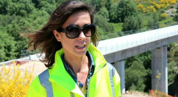 Treni troppo larghi non passano nelle gallerie, si dimette la sottosegretaria spagnola ai trasporti