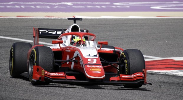 Mick Schumacher ottavo all'esordio in Formula 2 davanti a Corinna