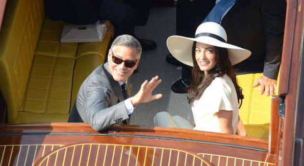 George Clooney e Amal Alamuddin sul motoscafo "Amore"