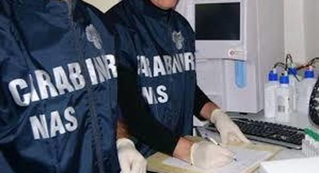 Noto farmacista viola i domiciliari nel Napoletano: condotto in carcere