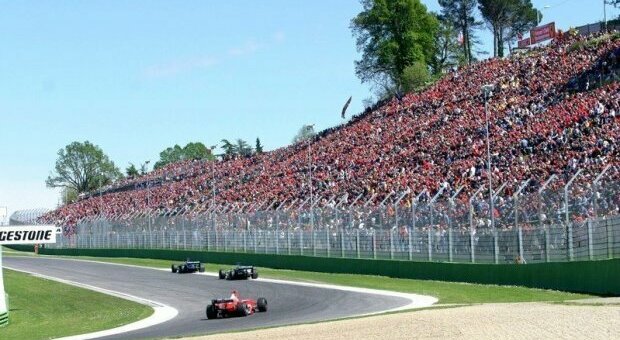 Una immagine di un Gran Premio di F1 degli anni Novanta