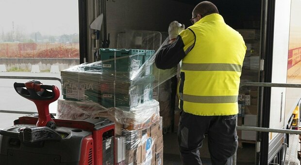 Ucraina, nel Napoletano raccolta per materiale sanitario da donare alla Croce Rossa