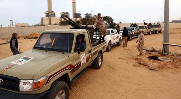 Libia, Isis asserragliato in centro Sirte. Milizie: liberazione vicina