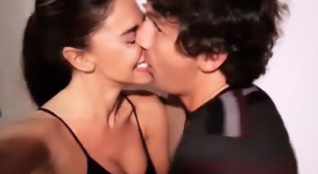 Belen Rodriguez ha un nuovo fidanzato? Ecco il primo bacio su Instagram...