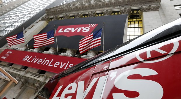 Levi Strauss torna a Wall Street: esordio col botto (+32%)