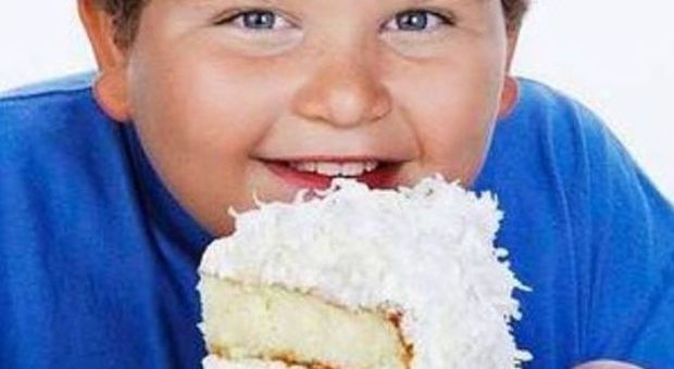 Bambini, troppo zucchero per 9 su 10 rischiano obesità, diabete e carie