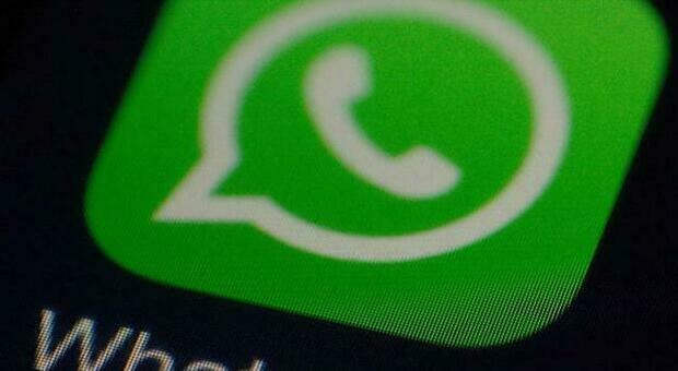 Ecco la truffa di "Whatsapp rosa", la polizia avverte: «Non cliccate su quel link»