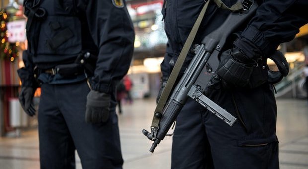 Germania, capodanno di paura a Monaco: «Erano pronti 7 kamikaze Isis»