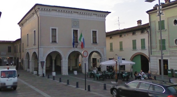 Brescia, vigilessa si uccide in ufficio sparandosi con l'arma di servizio