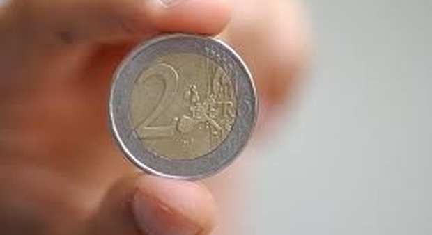 Pesaro, sparita la collezione di monete da due euro: torna l'allarme furti