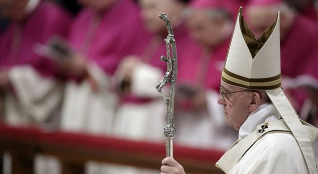 Papa Francesco alla benedizione di Natale: «Basta stragi del terrore»